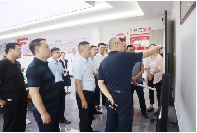 自貢市領(lǐng)導(dǎo)蒞臨融匯公司調(diào)研：共筑建筑產(chǎn)業(yè)總部經(jīng)濟(jì)區(qū)新篇章！